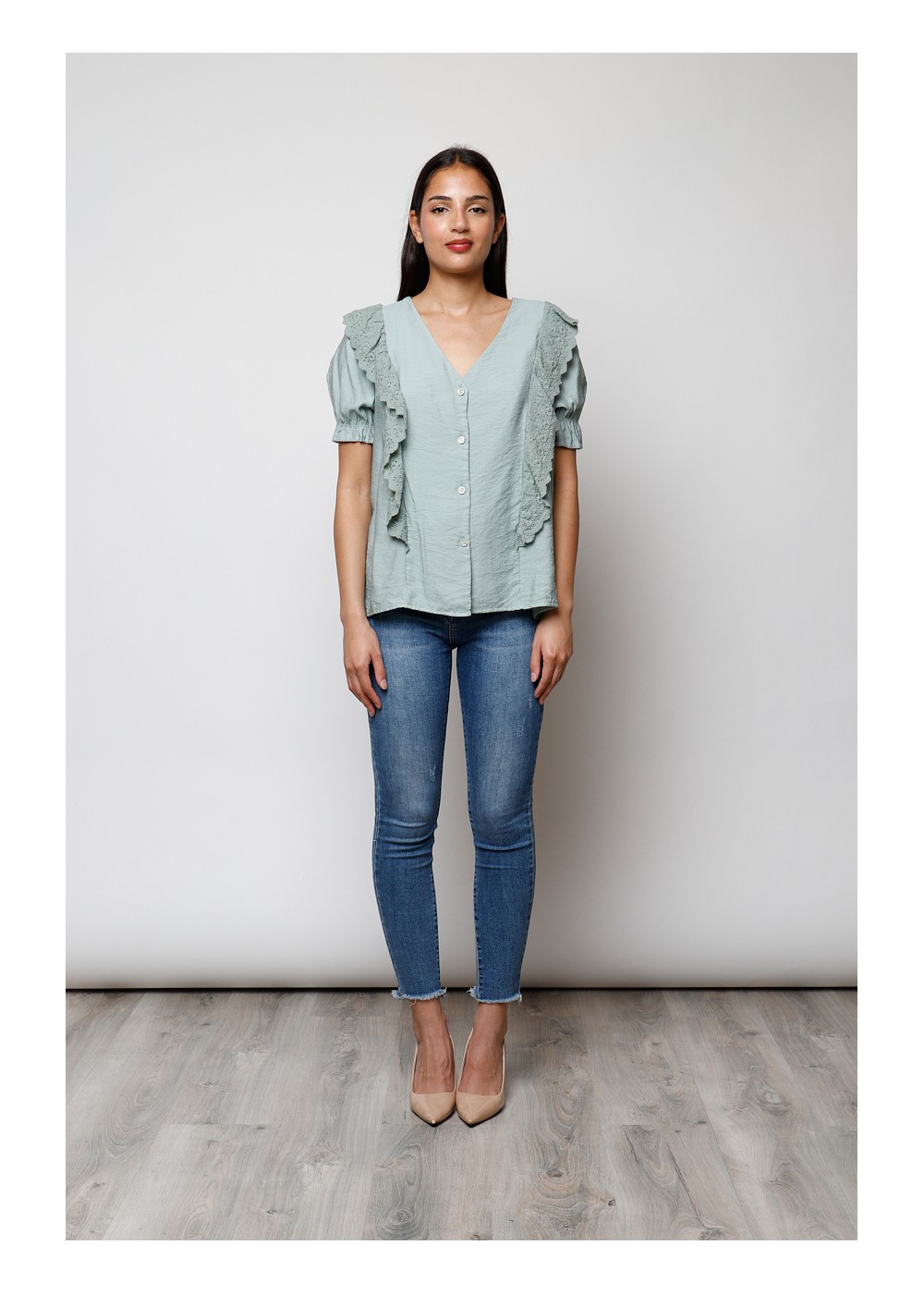 Blusa volante botones verde