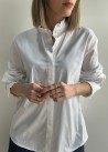 Camisa elástica con frunce en puño- cuello