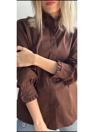 Camisa elástica con frunce en puño- cuello