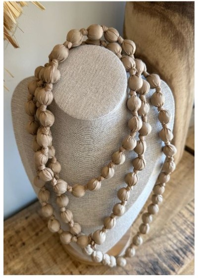 Collar bolas de seda grande