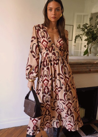 Vestido camel y burdeos...