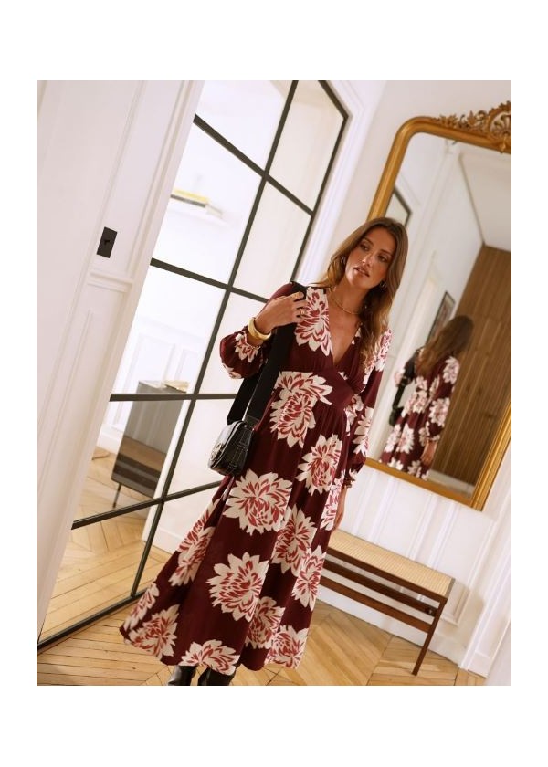 Vestido largo escote pico flores vino
