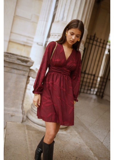 Vestido burdeos corto bordados