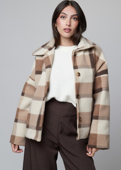 Abrigo corto cuadros bolsillos choco-beis
