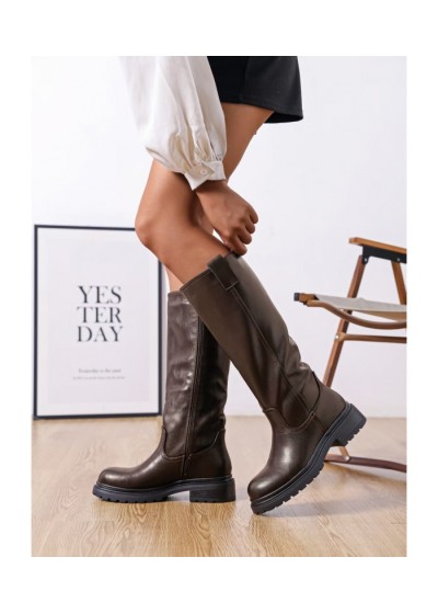 Bota piel suela goma...