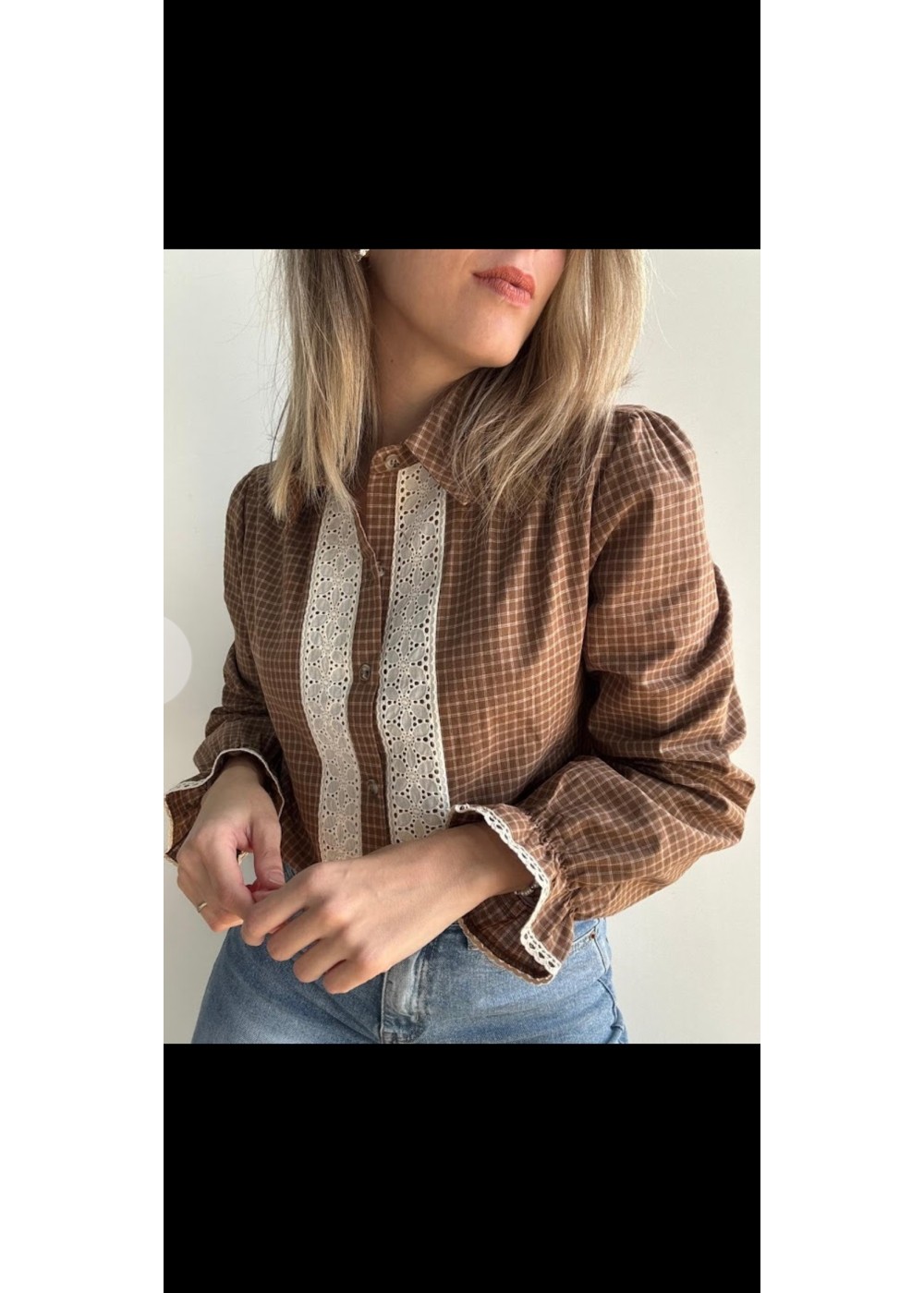 Camisa cuadros puntillas camel