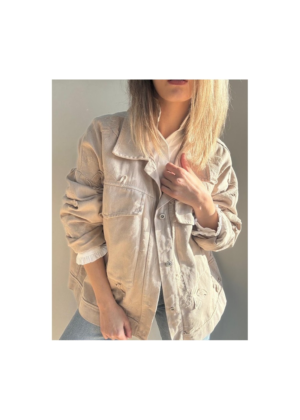 Cazadora bordada oversize bolsillos