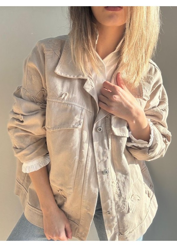 Cazadora bordada oversize bolsillos