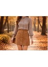 Falda corta bolsillos y botones camel
