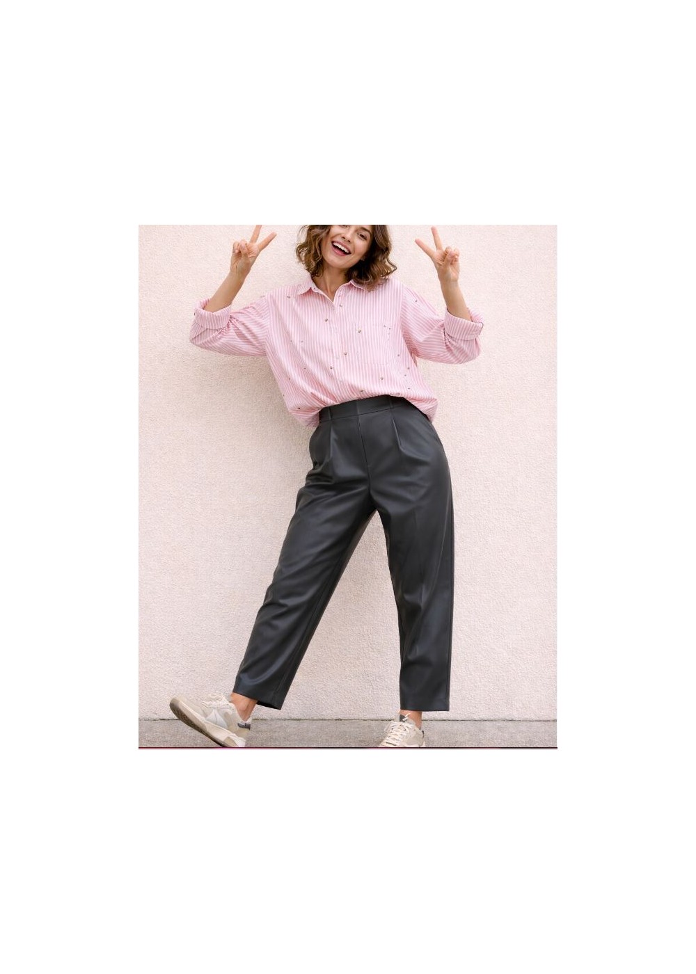 Pantalón goma ecopiel negro