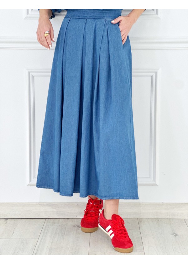 Falda vaquera larga con vuelo y bolsillos