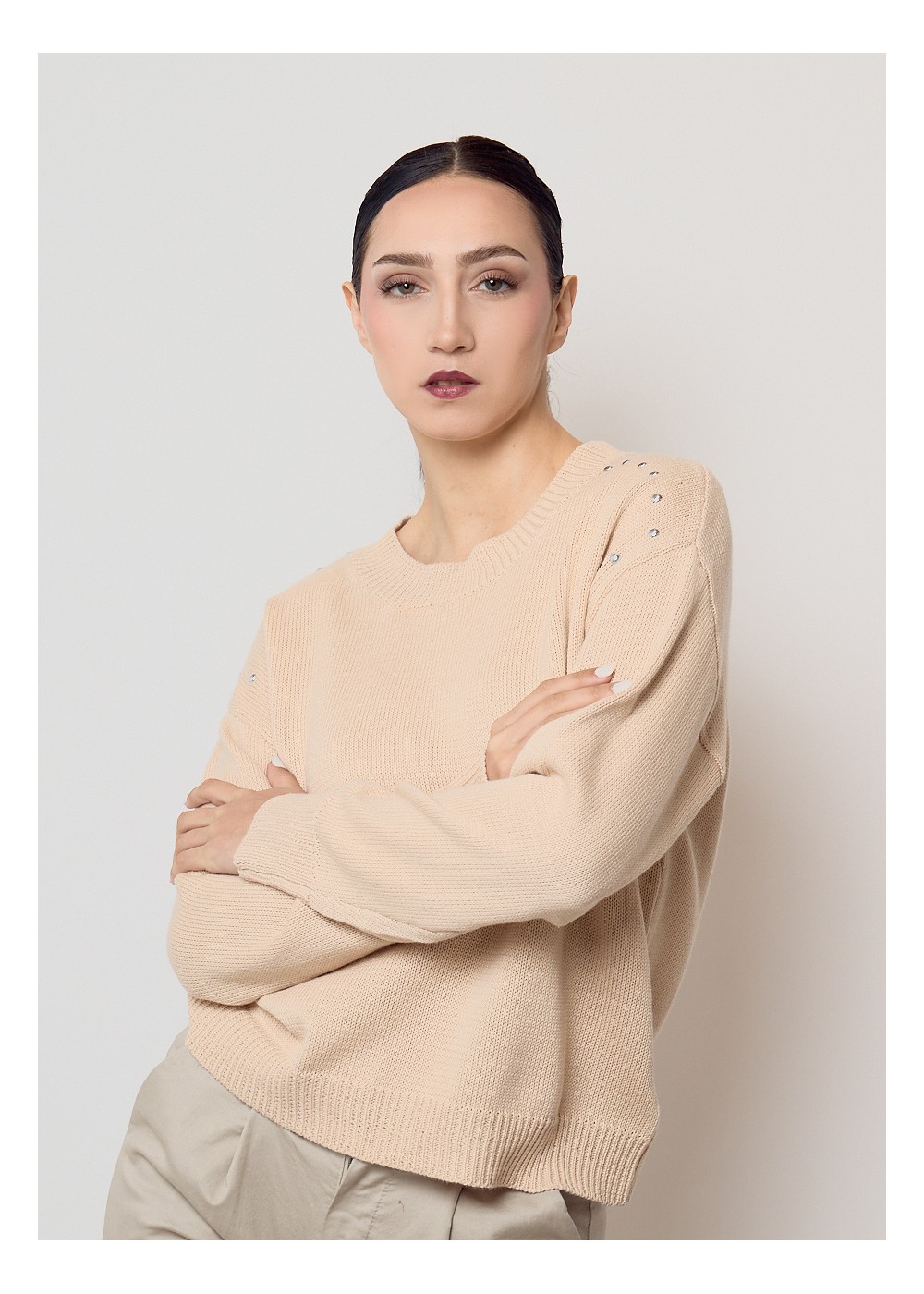 Jersey manga larga perlé tachas hombro