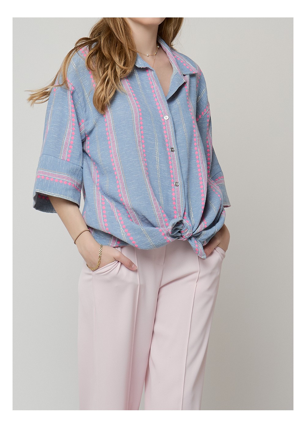 Camisa vaquera larga nudo raya flúor