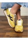 Zapatilla amarilla chocolate