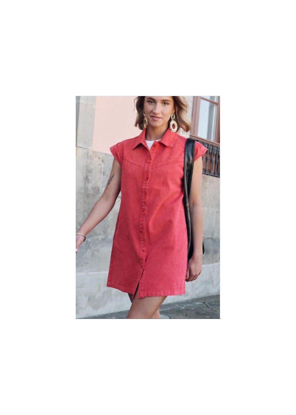 Vestido vaquero corto rojo con bolsillos