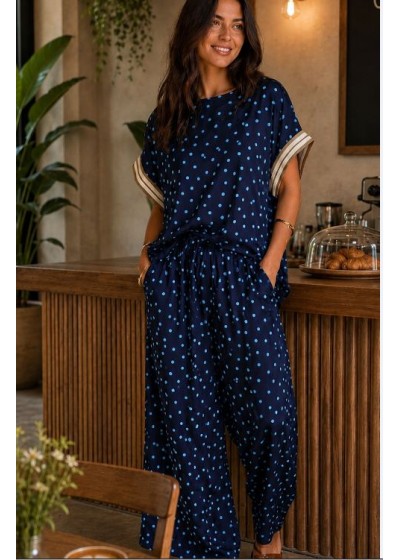 Blusa lunares azul marino y celeste ribete manga