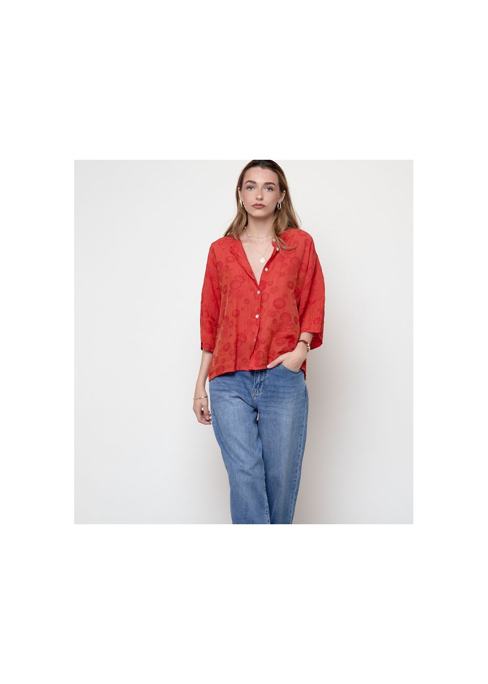 Blusa roja dibujada