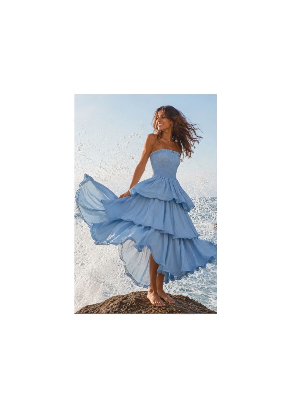 Vestido palabra de honor volantes azul celeste