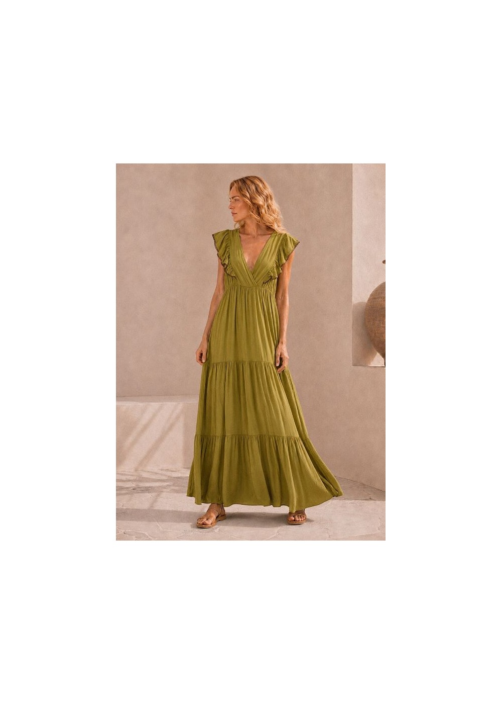 Vestido escote cruzado verde oliva bordado chocolate