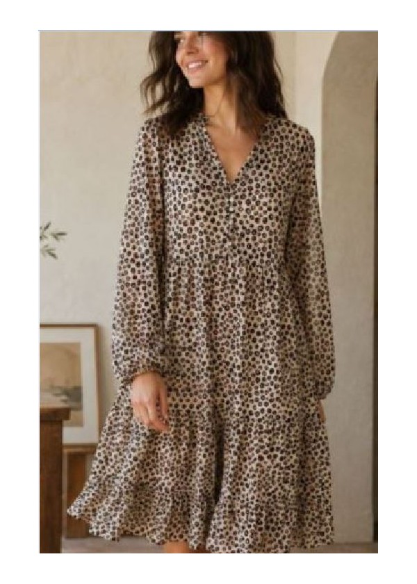 Vestido  frunce cuello pico y volante beis