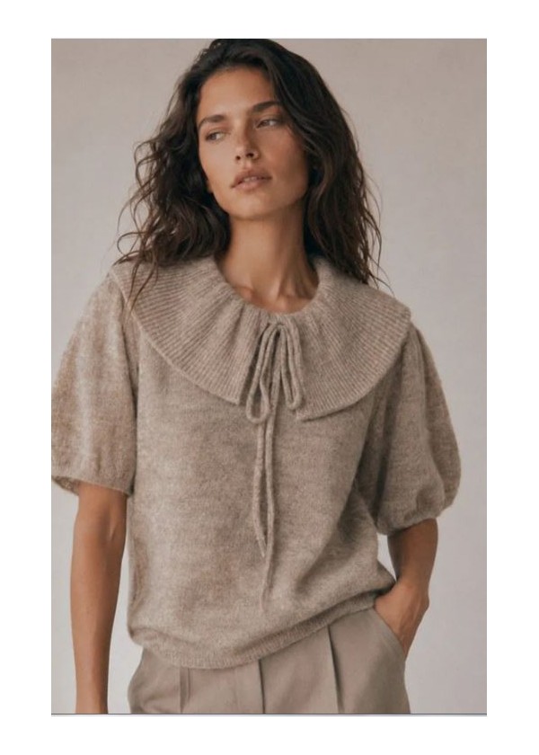 Jersey cuello bebé manga abullonada camel