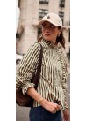 Camisa rayas  botones cruzados  cuello y puño volante  verde